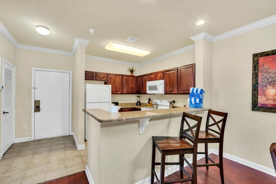 Kitchen or kitchenette, oven, stove