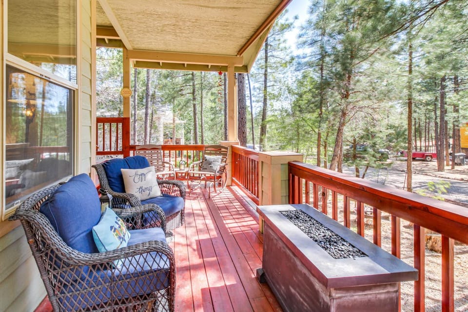 Sunrise Resort Day Trips! Family Cabin w/ Fire Pit Cabin in Pinetop-Lakeside