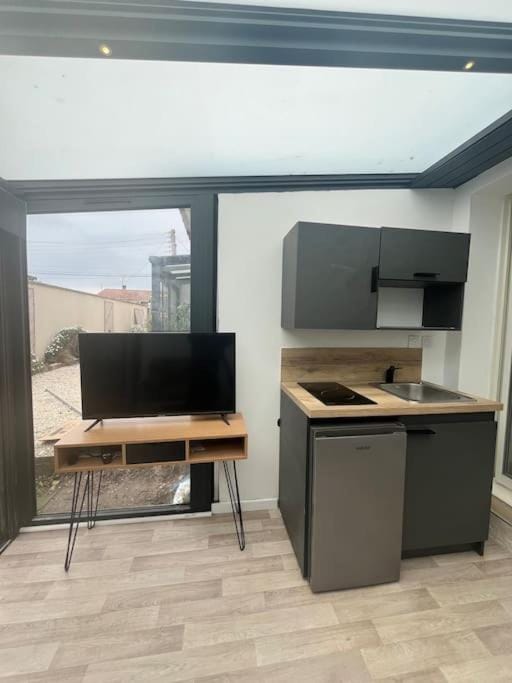 TV and multimedia, Kitchen or kitchenette