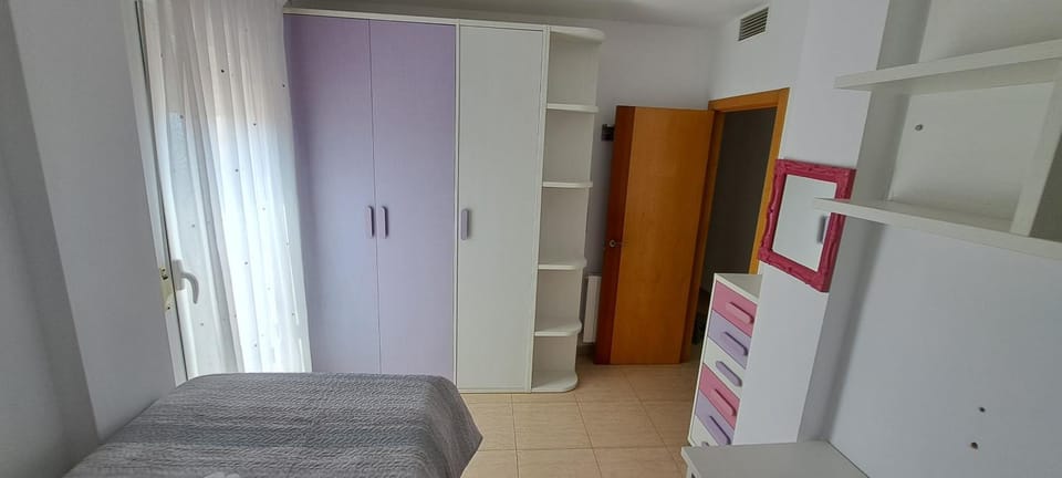 Bed, Bedroom, towels, wardrobe