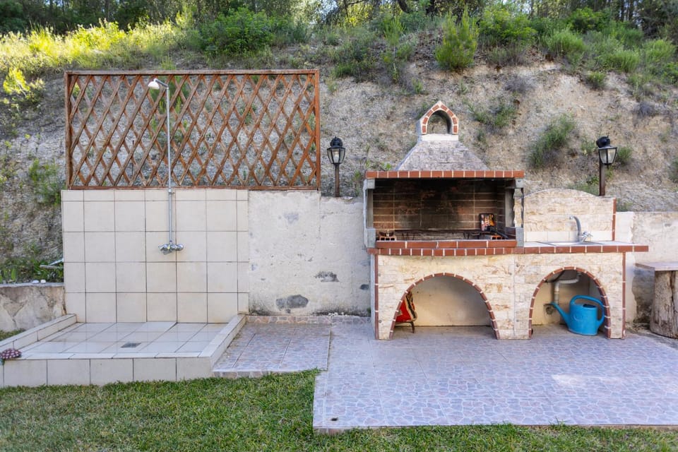 Shower, BBQ facilities