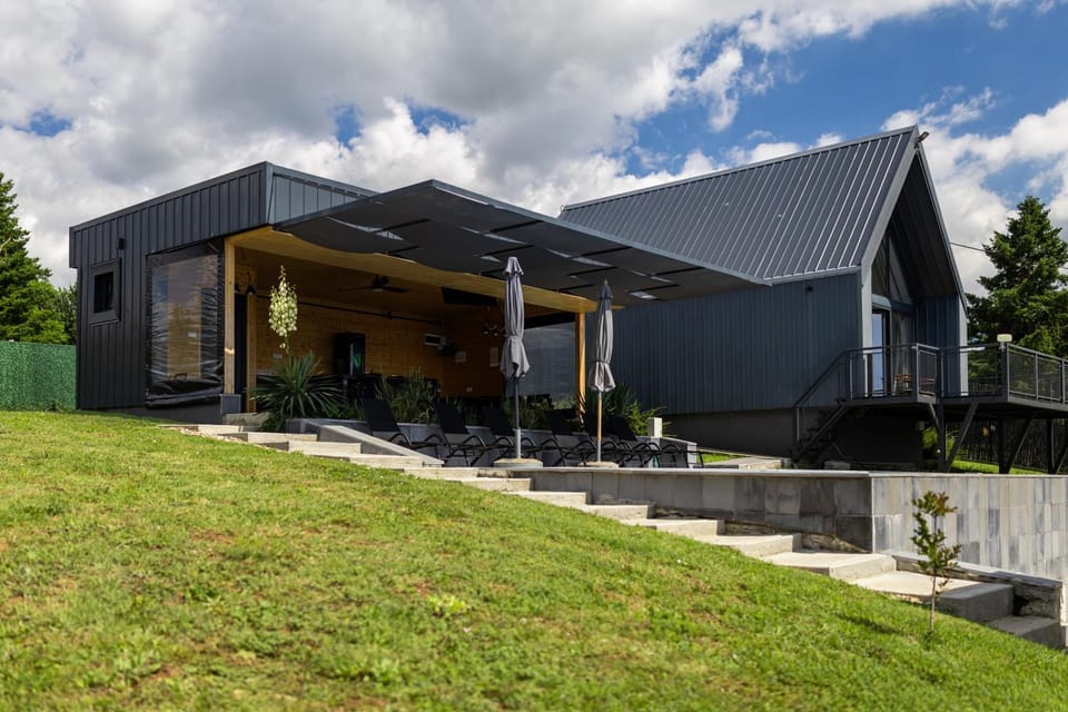 Ruža vetrova House in Serbia