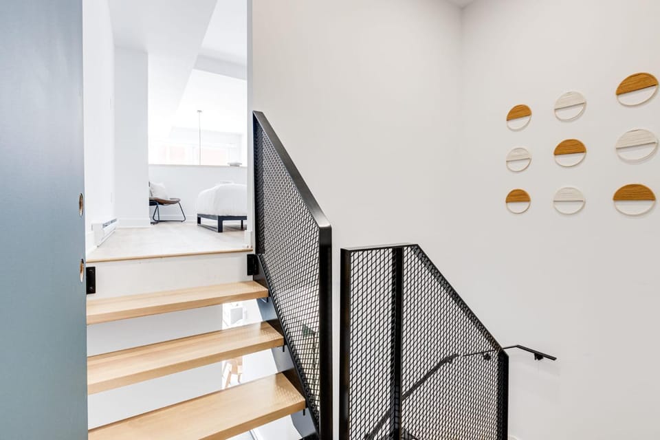 Le Mile End by M11 - Modern & Stylish 1BDR with Sofa Bed Apartment in Laval