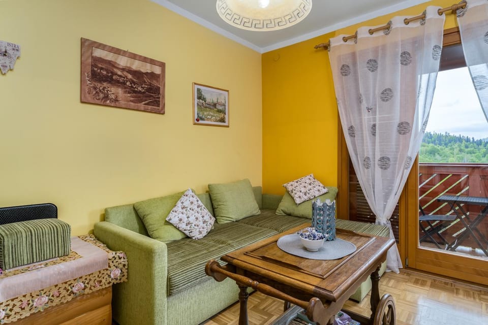 View (from property/room), Balcony/Terrace, Living room, Seating area, Dining area
