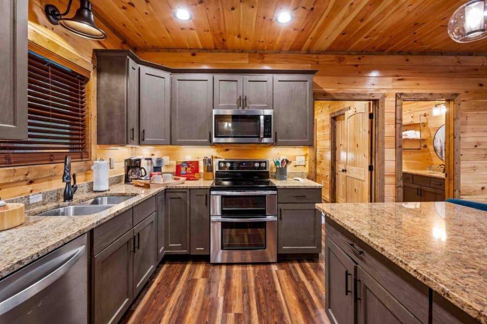 Mossy Creek Lodge House in Sevier County