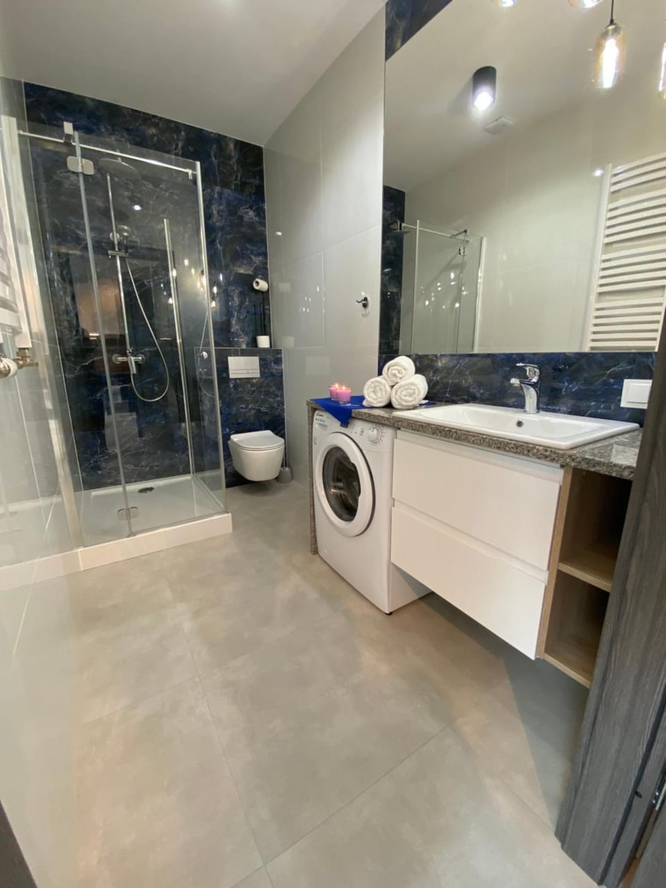 Shower, Bathroom, towels, washing machine