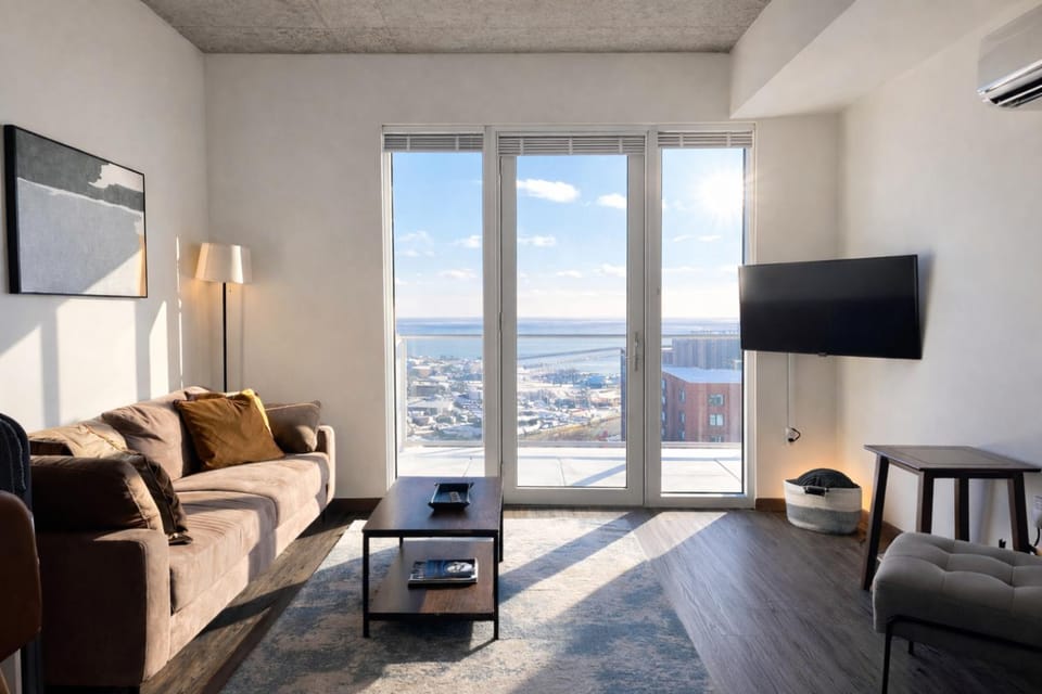 Luxury Penthouse Apt Near Brady St with Balcony and Lake View Apartment in Milwaukee