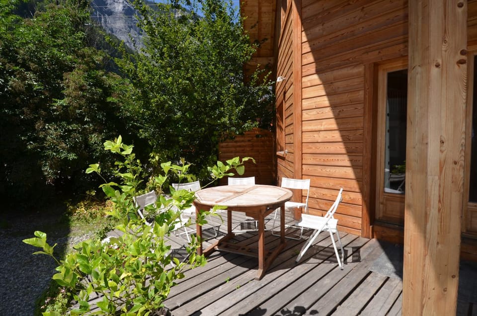 Property building, Patio, Balcony/Terrace, Balcony/Terrace, Dining area