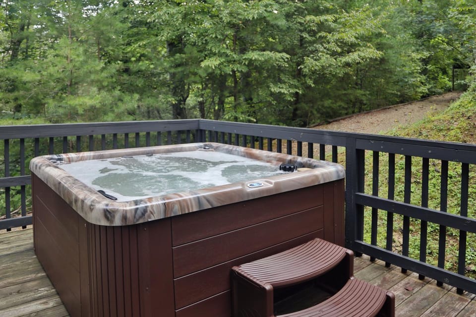 Apple Blossom by Eden Crest Chalet in Pigeon Forge