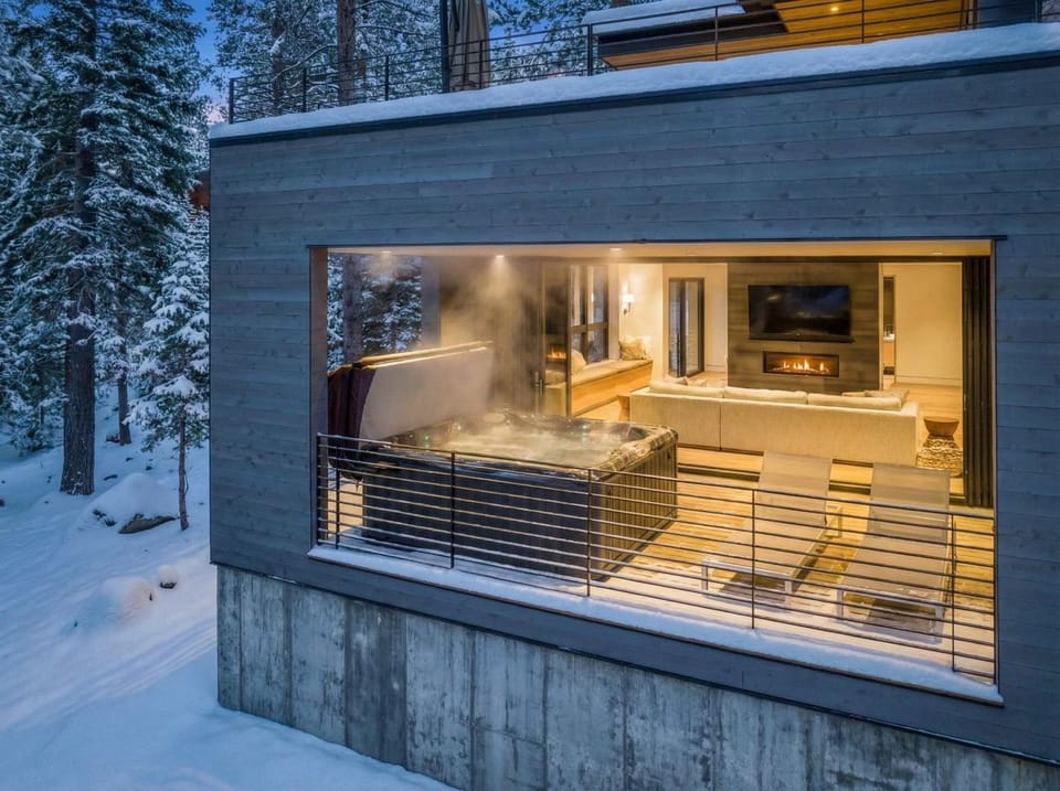 Creekside Retreat - Near Palisades Tahoe House in Palisades Tahoe (Olympic Valley)