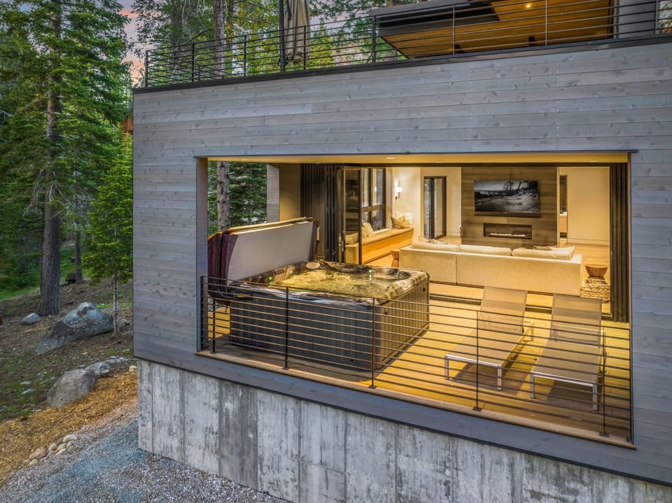 Creekside Retreat - Near Palisades Tahoe House in Palisades Tahoe (Olympic Valley)