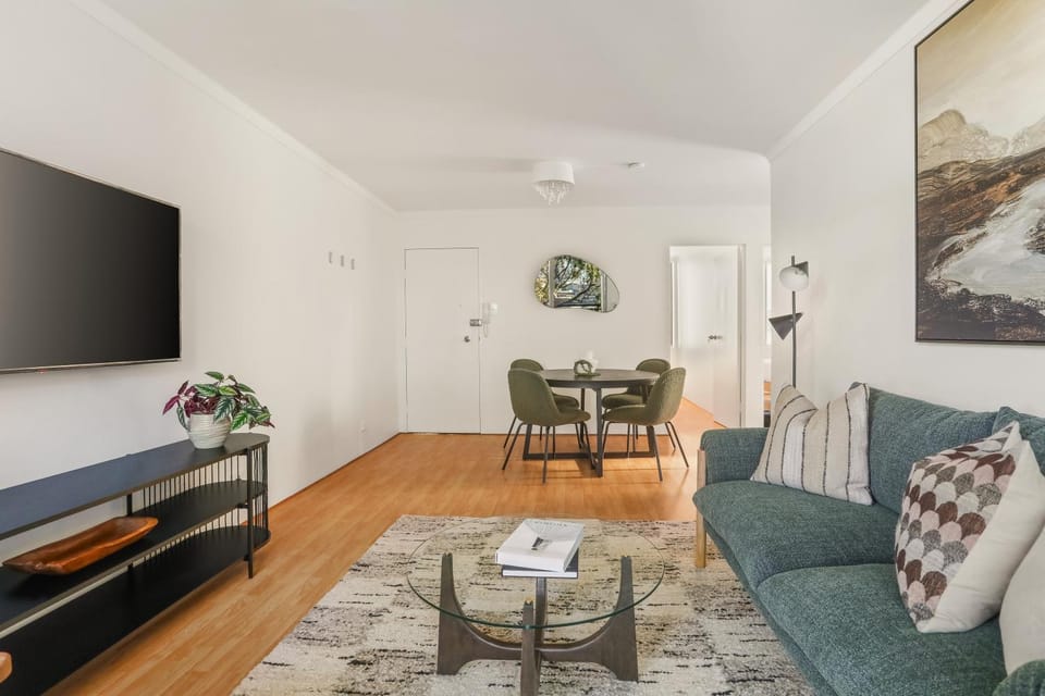 Living room, Dining area