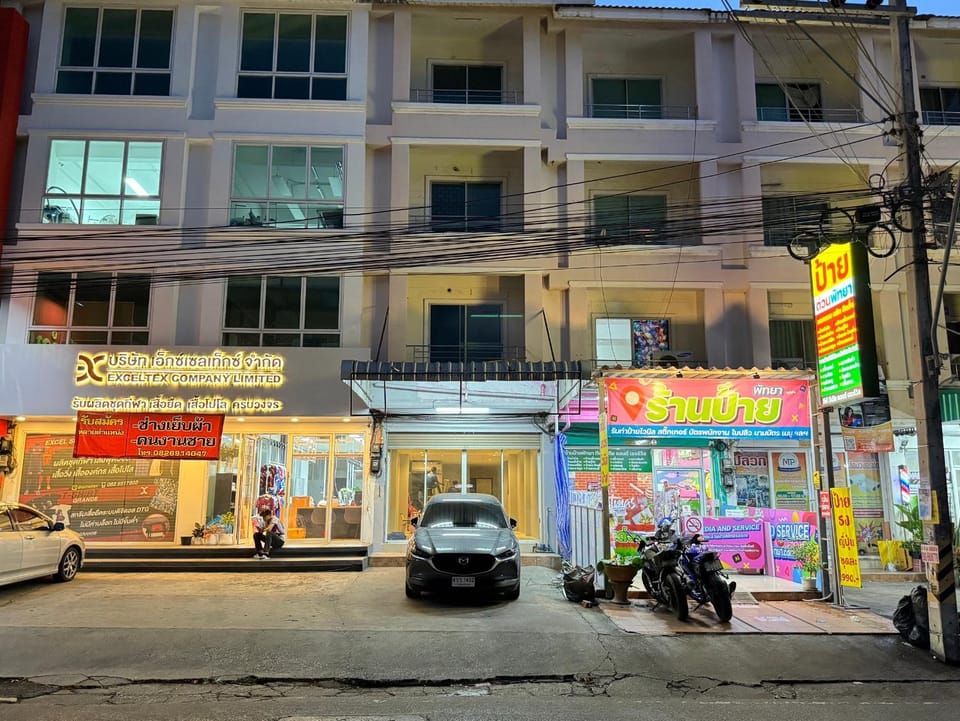 City view, Street view