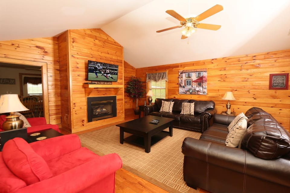 Holly Grove by Eden Crest Chalet in Pigeon Forge
