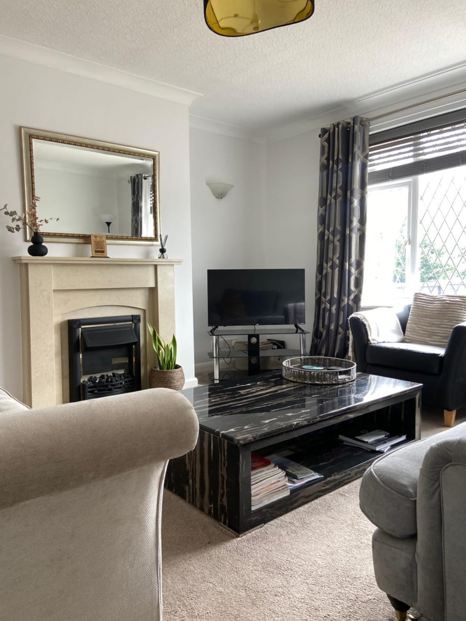 3-Bed Retreat Perfect Contractors & Leisure Stays Onsite Parking House in West Lindsey District