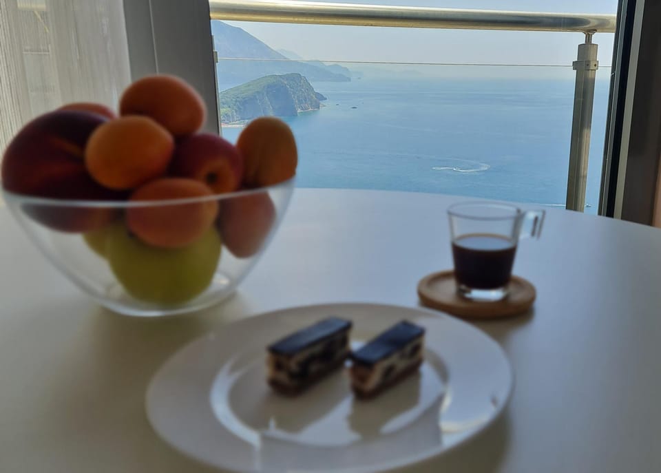 Natural landscape, Food and drinks, Food, Sea view