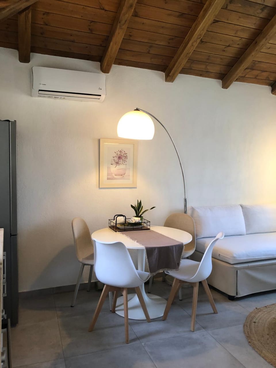 Seating area, Dining area