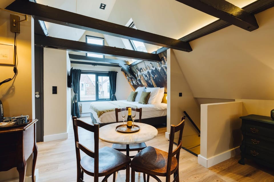 Dining area, Bedroom
