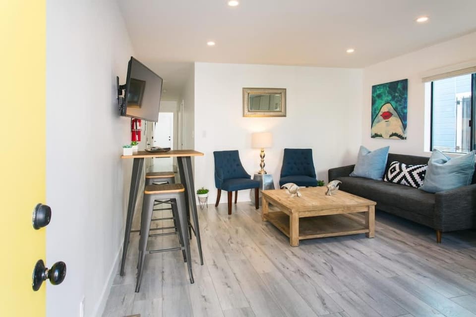 Sunny 1 Bedroom in the Heart of Venice Beach - 2 Apartment in Venice Beach