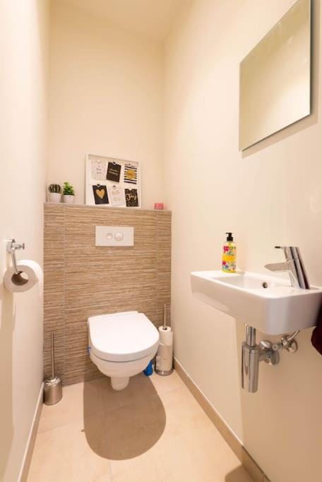 Casa Matti - Modern Apartment with Canal View and Terrace Apartment in Ghent