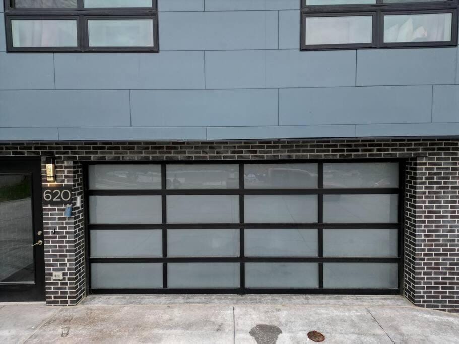 Luxurious Midtown Retreat with Elevator Access Apartment in Dundee-Happy Hollow