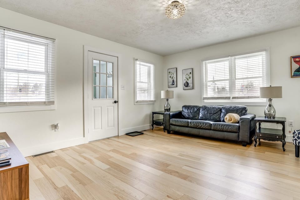 Serene South Haven Retreat w/ Deck: 1 Mi to Dtwn! House in South Haven