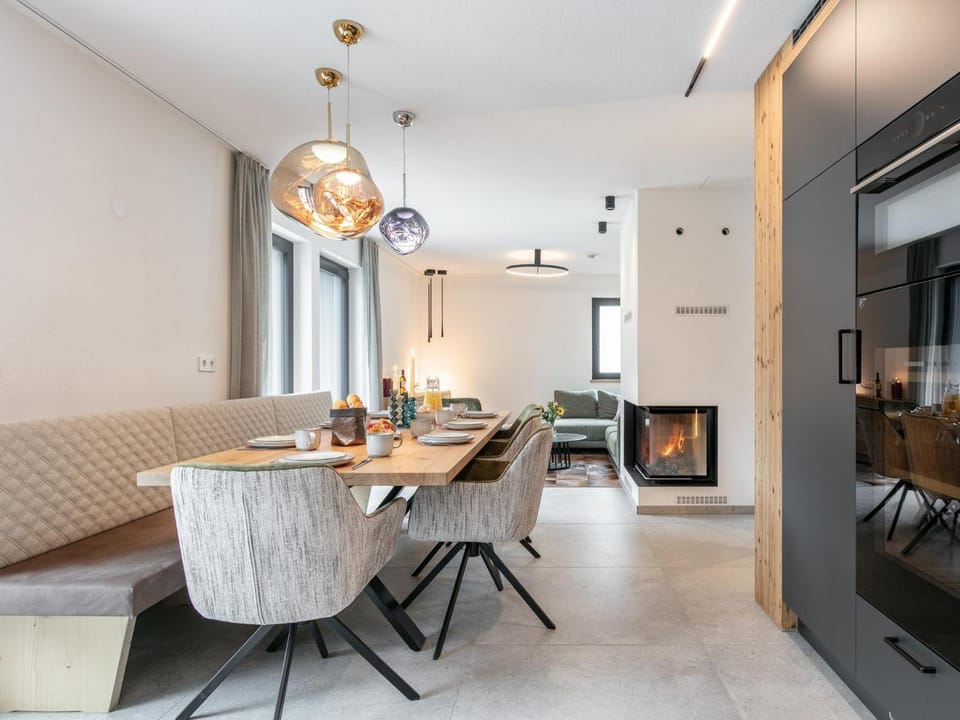 Living room, Dining area