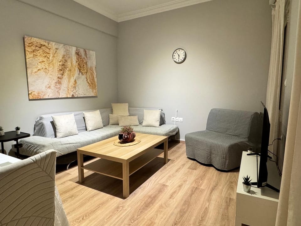 Living room, Photo of the whole room, Seating area