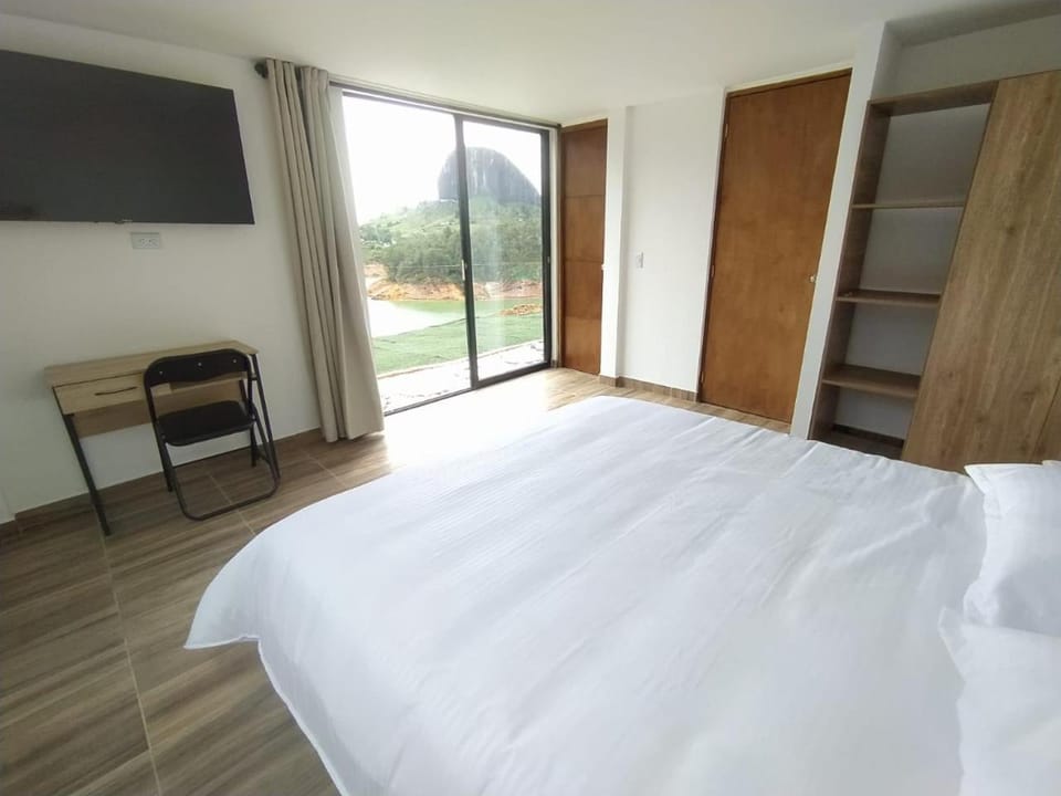 Photo of the whole room, Seating area