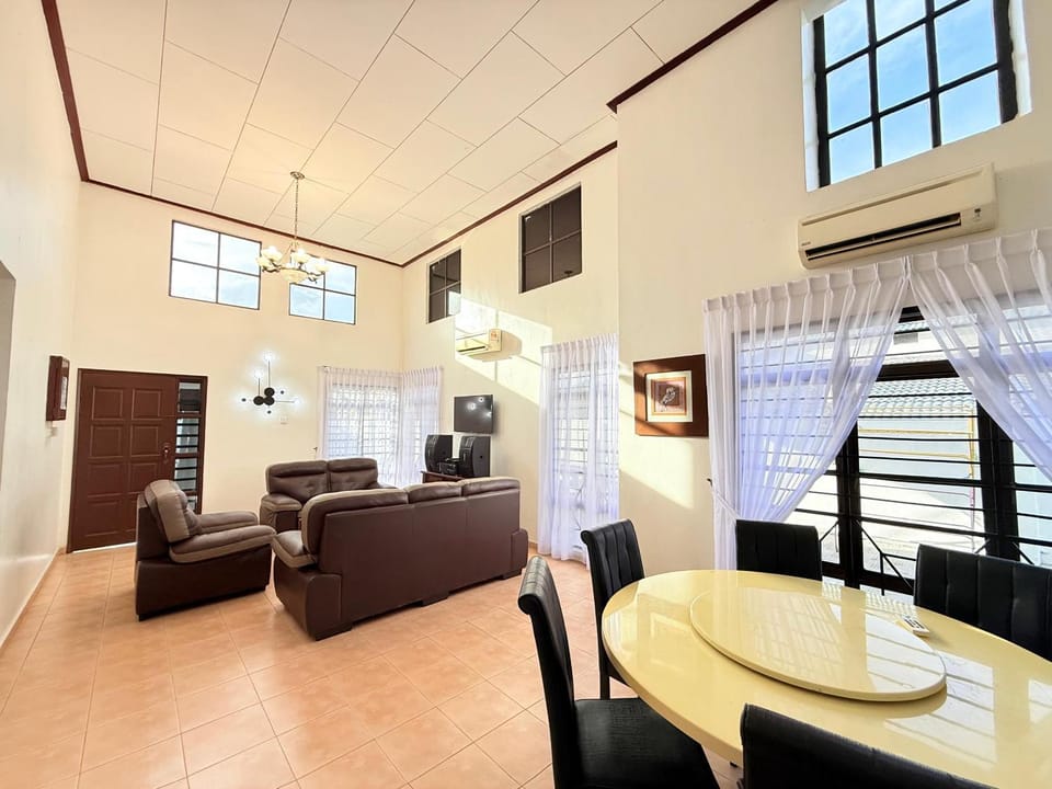 Living room, Seating area, Dining area, air conditioner