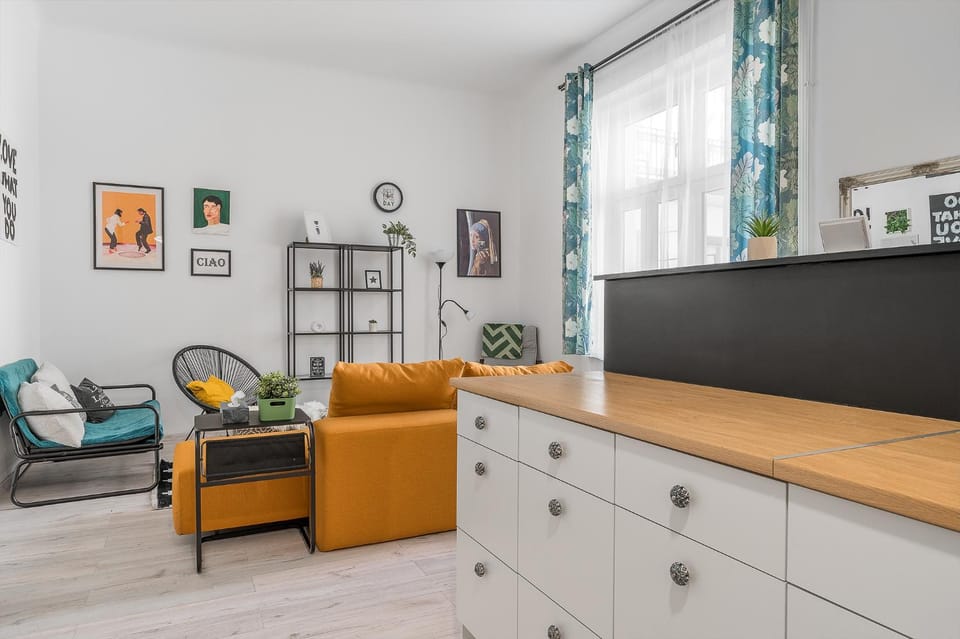 Kitchen or kitchenette, Living room