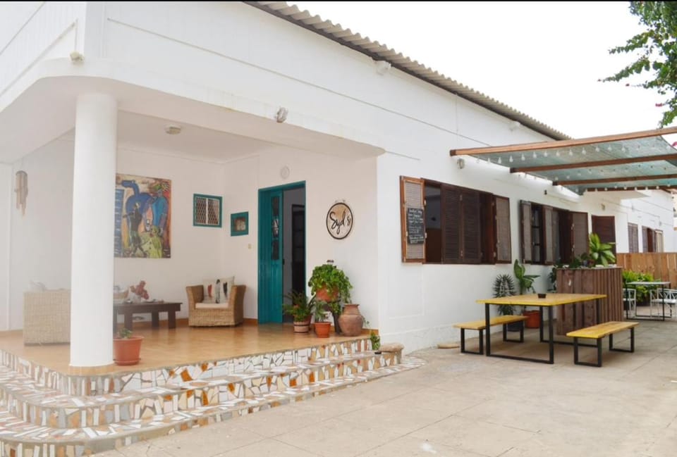 Property building, Restaurant/places to eat