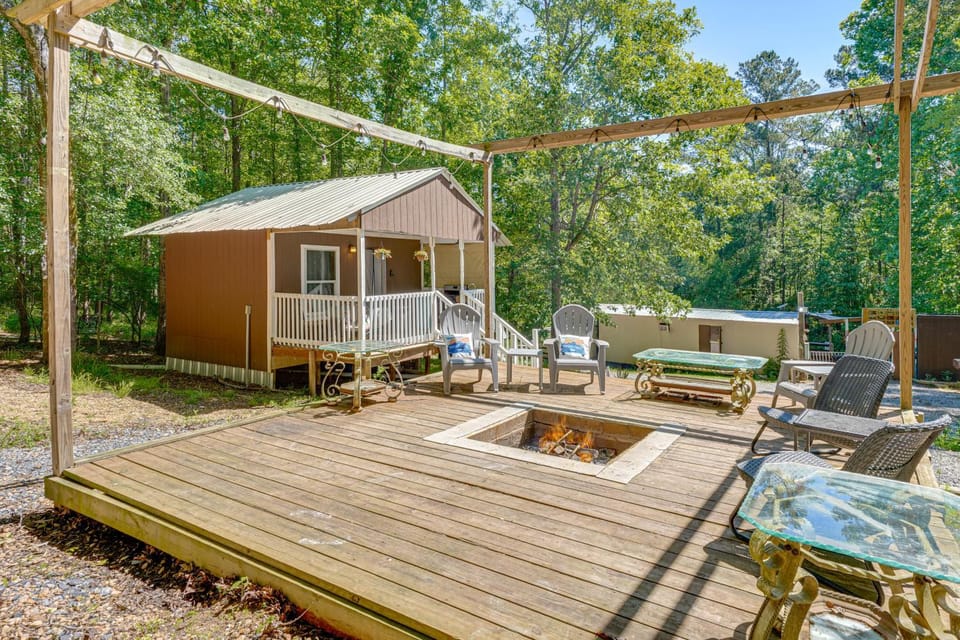 Hike & Fish! 5-Unit Wesson Escape w/ Private Beach House in Mississippi