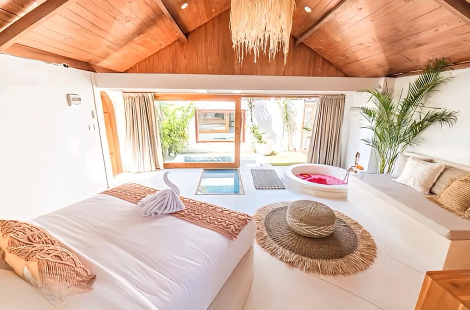 Property building, Bed, Bedroom