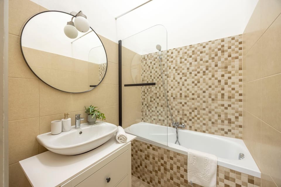 Bathroom, Bath