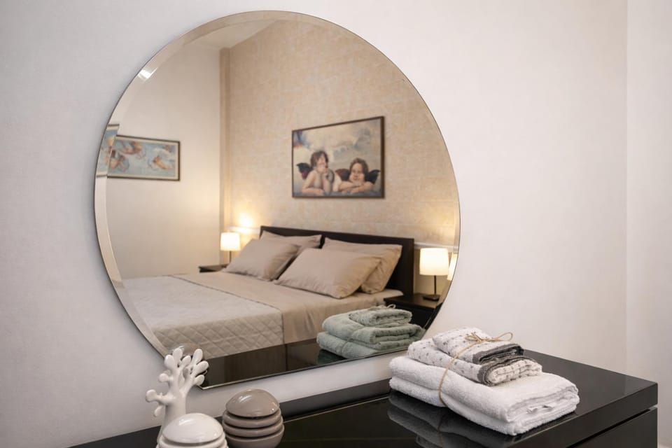 Bedroom, Facility for disabled guests, towels, towels