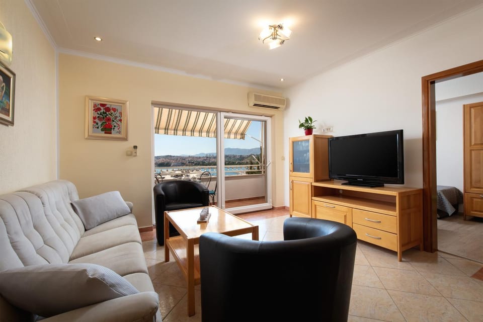 Apartment Maya Apartment in Podstrana