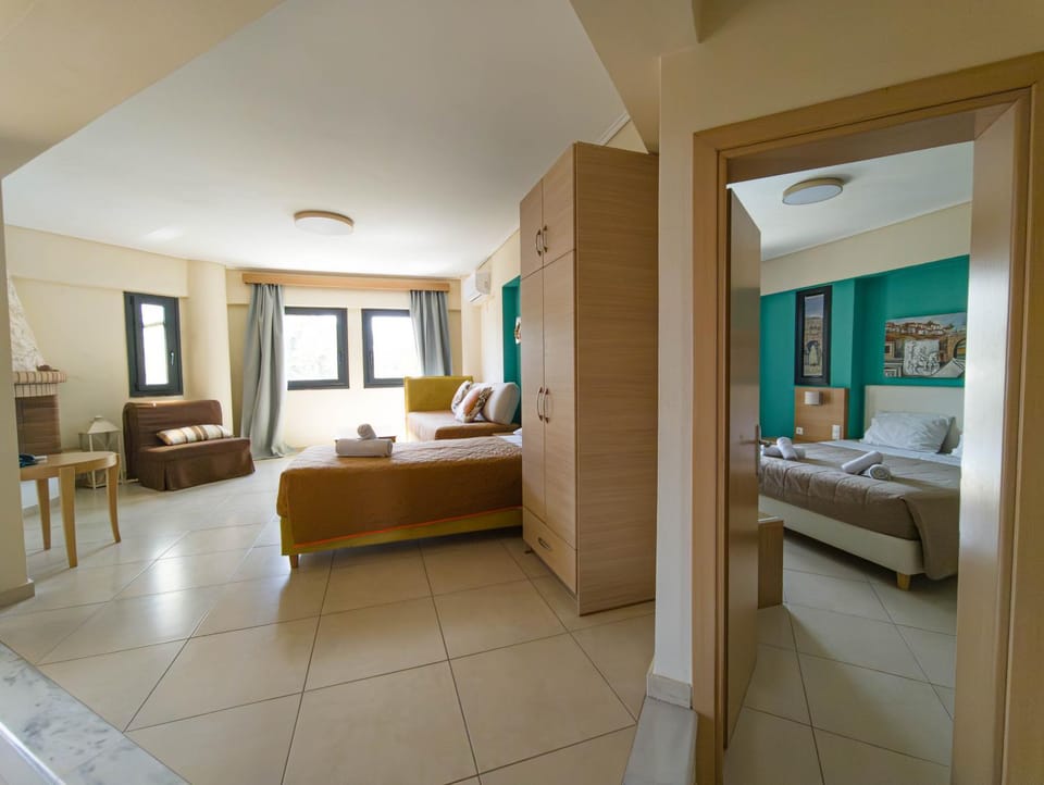 Living room, Photo of the whole room, Seating area, Bedroom, fireplace