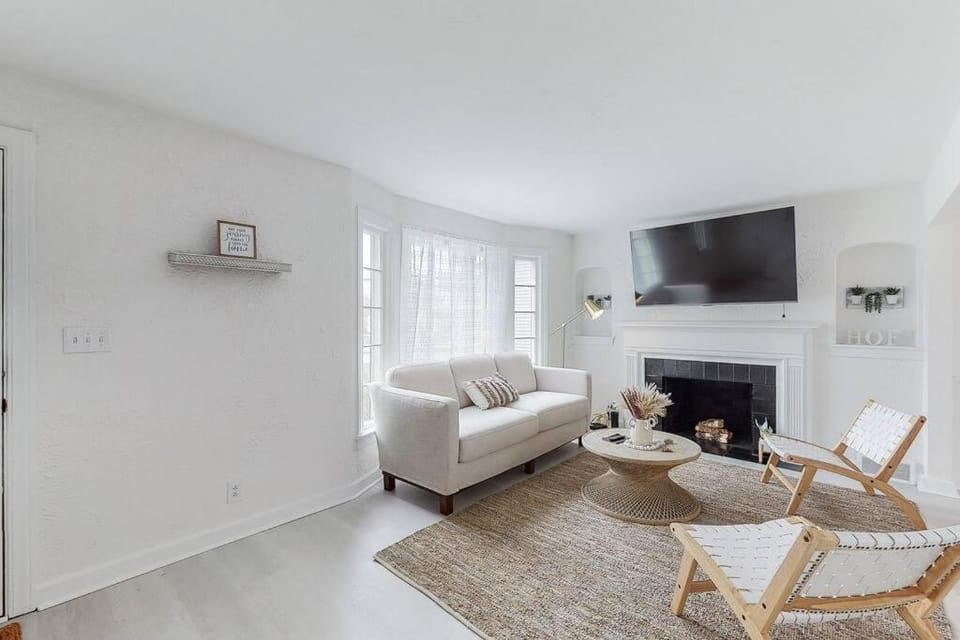 The Perfect Pass-HOF Village Escape House in Canton