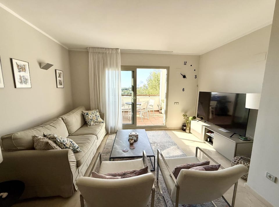 TV and multimedia, Living room, Seating area
