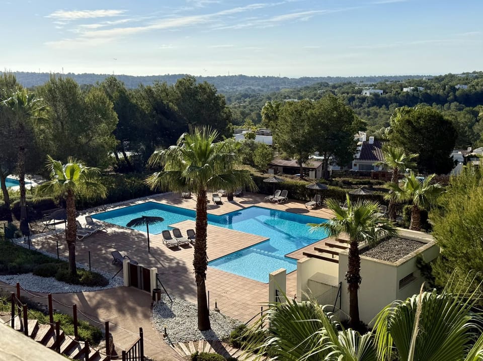 Natural landscape, Garden, Garden, View (from property/room), Garden view, Garden view, Pool view, Swimming pool, sunbed