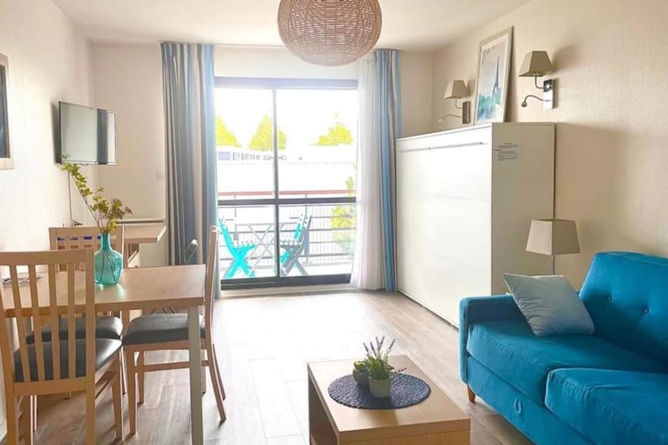 T1 avec piscine et terrasse au coeur de La Rochelle Apartment in La Rochelle