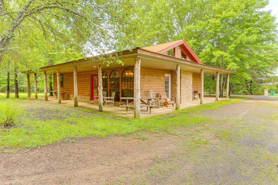 Tumbling Shoals Cabin < 1 Mi to Beaches & Boating! Cabin in Greers Ferry Lake