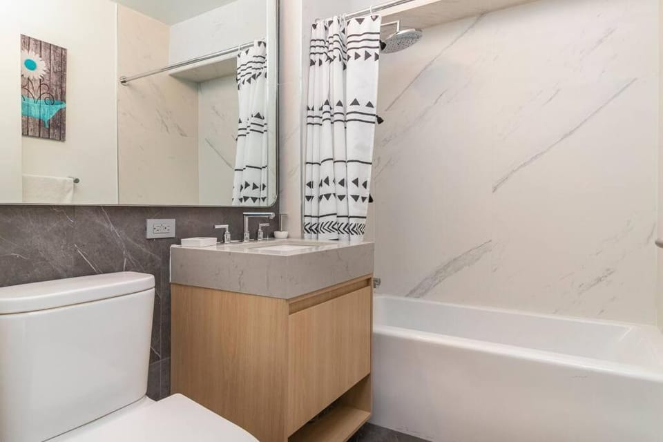 Lux Designer Nomad 1Br Doorman! Apartment in Midtown