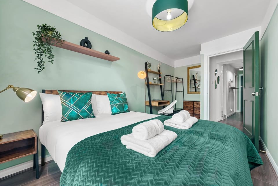 Bed, Photo of the whole room, Bedroom, towels, wardrobe