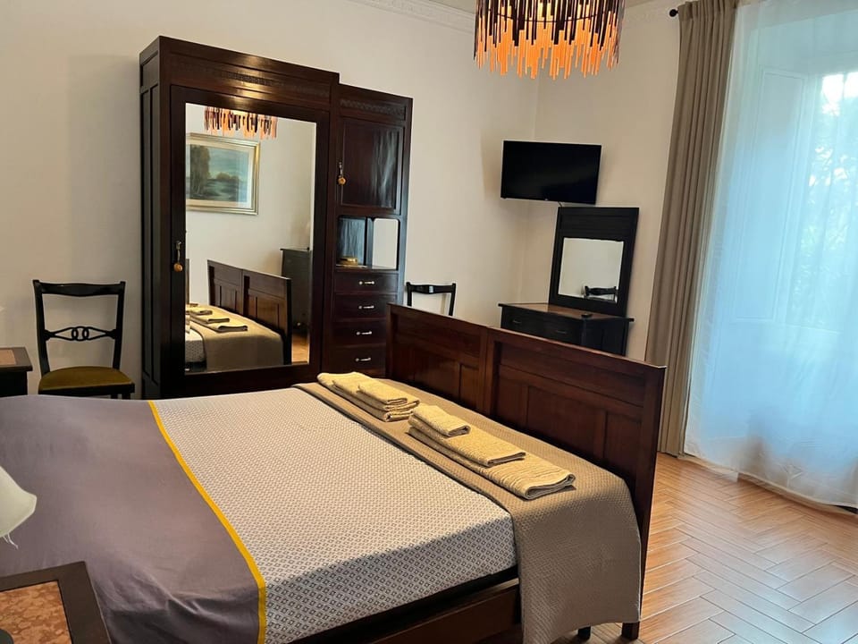 TV and multimedia, Bedroom, towels, wardrobe