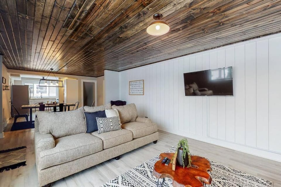 Steps to the HOF-Football Fans Dream Stay House in Canton