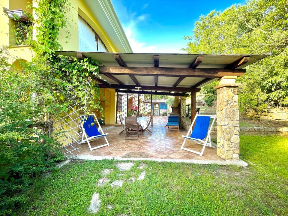Patio, Day, Garden, Garden view