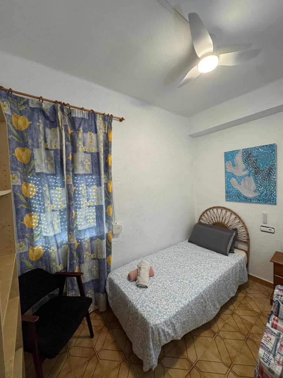 Bed, Photo of the whole room, Bedroom