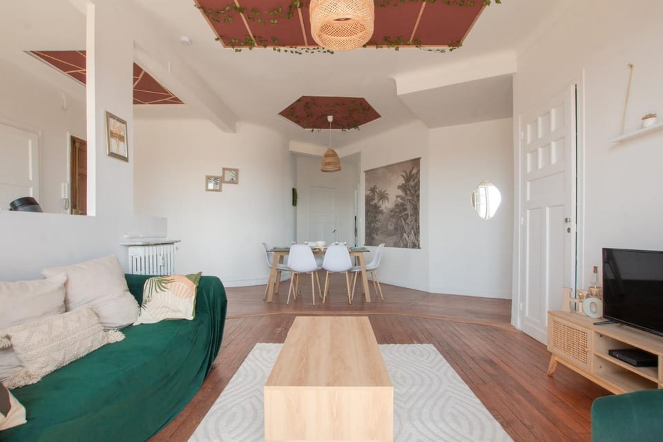TV and multimedia, Living room, Seating area